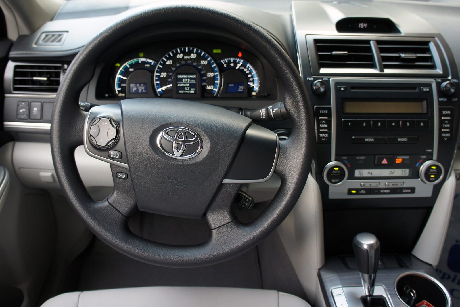Салон Camry